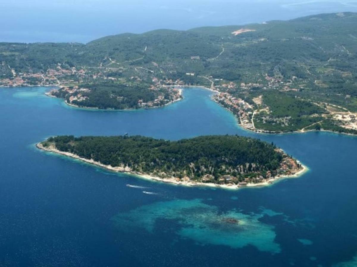 Beach House Vrnik Дом отдыха